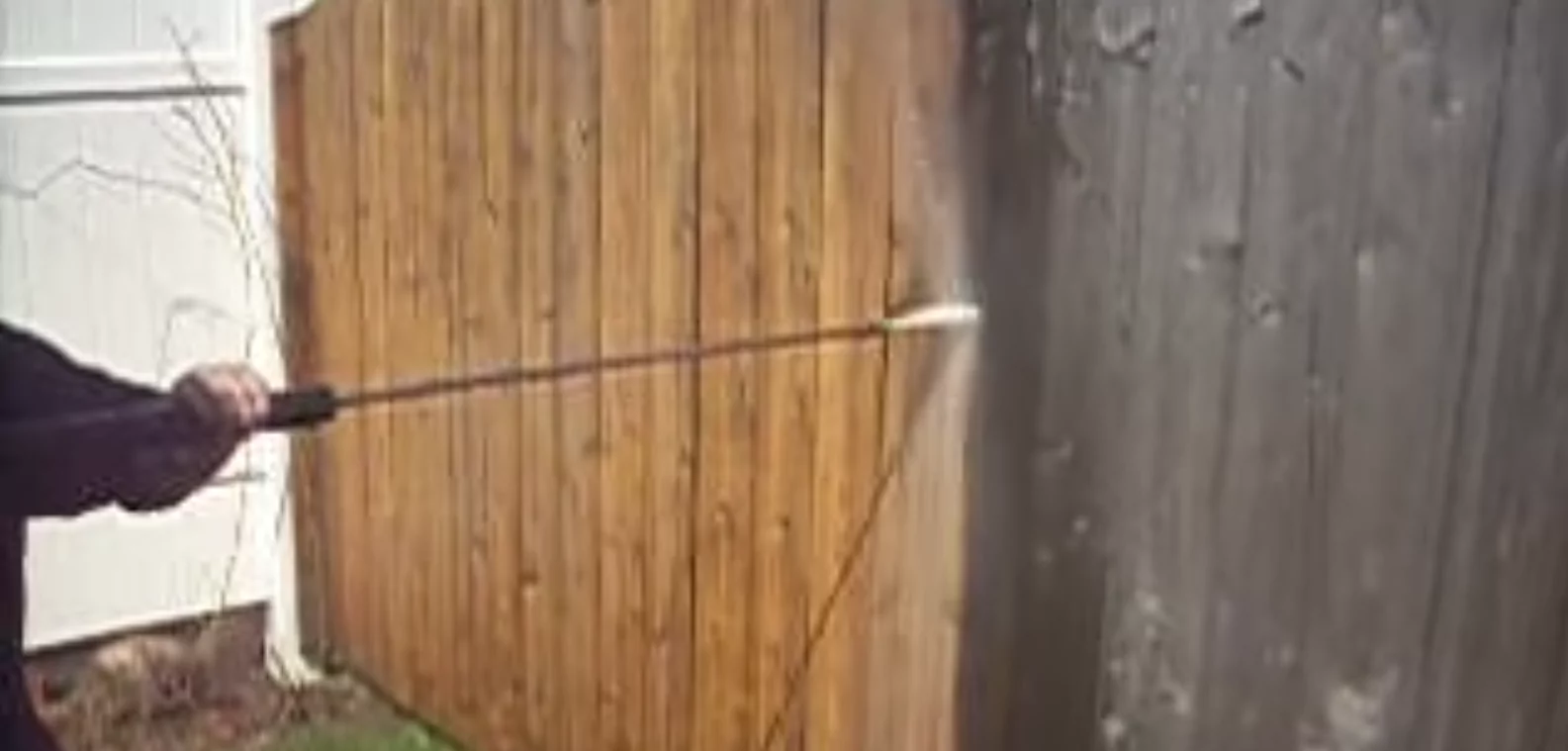 Read more about the article Video of Pressure Washing a Fence