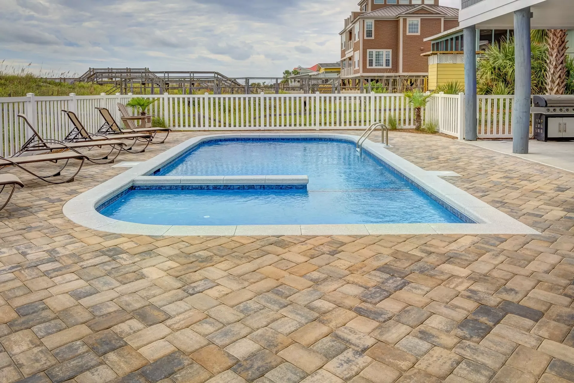 Read more about the article How to Get Your Pool Fence Ready for Summer