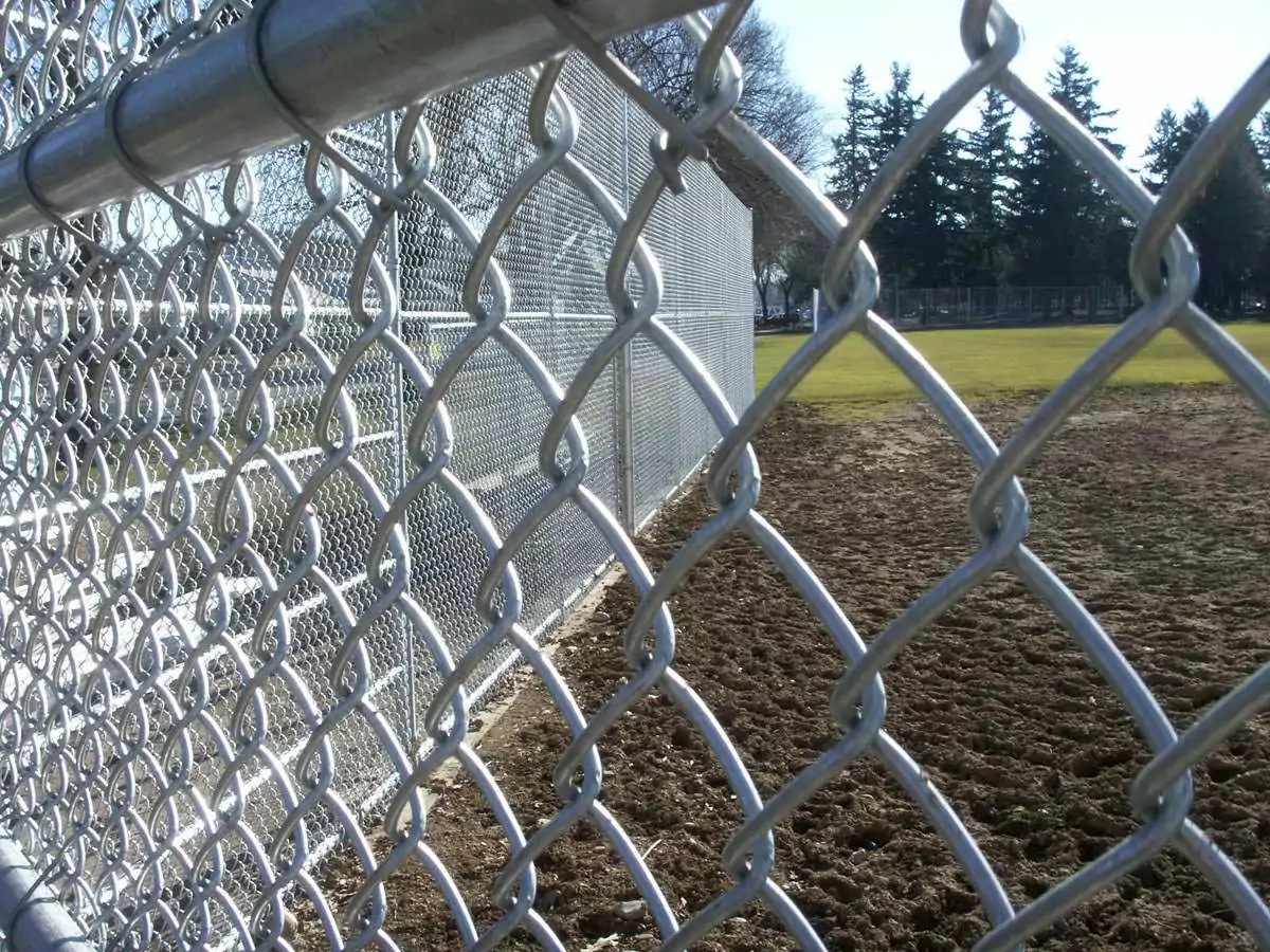 You are currently viewing How to Remove Chain Link Fence