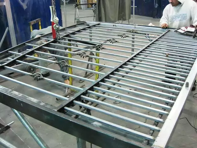 Photo of the gate fabrication process